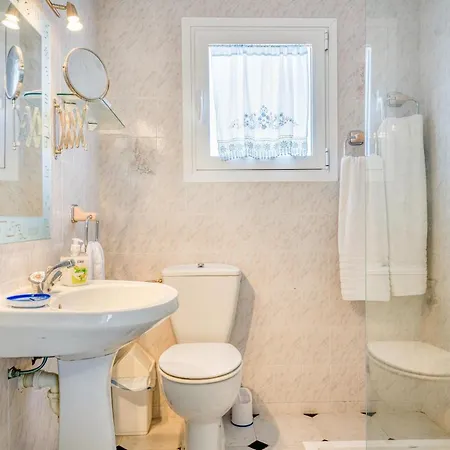 Vanessa & Ruth Tatil Evi