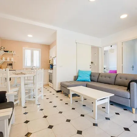 Vanessa & Ruth Tatil Evi Cala En Porter (Menorca)