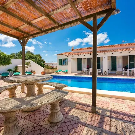 Vanessa & Ruth Nyaraló *