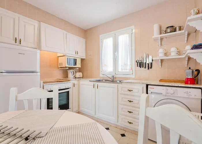 Vanessa & Ruth Nyaraló *