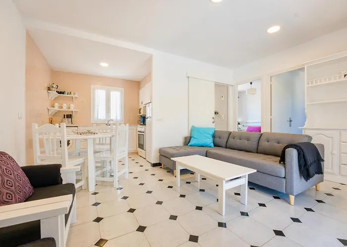 Vanessa & Ruth Nyaraló Cala En Porter (Menorca)